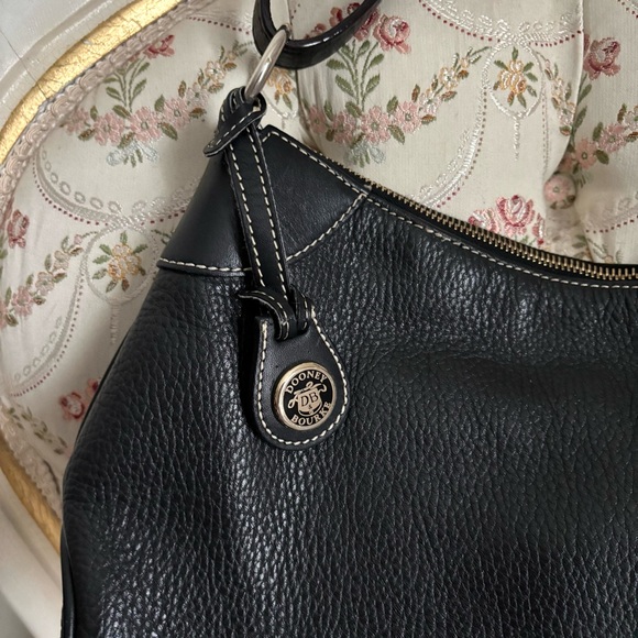 Dooney & Bourke Black Pebble Leather Shoulder Bag / Crossbody Vtg Y2K - Picture 2 of 7